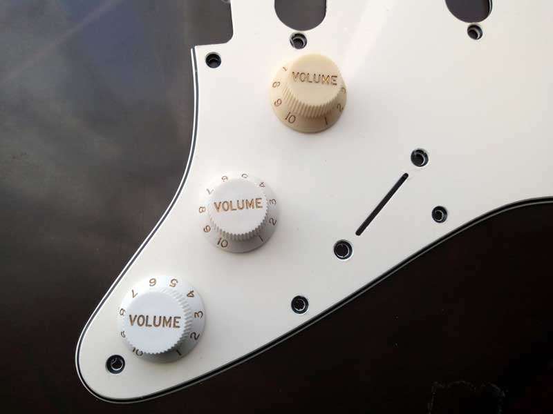 Stratocaster UFO Knobs for CTS Pots (set of 3)